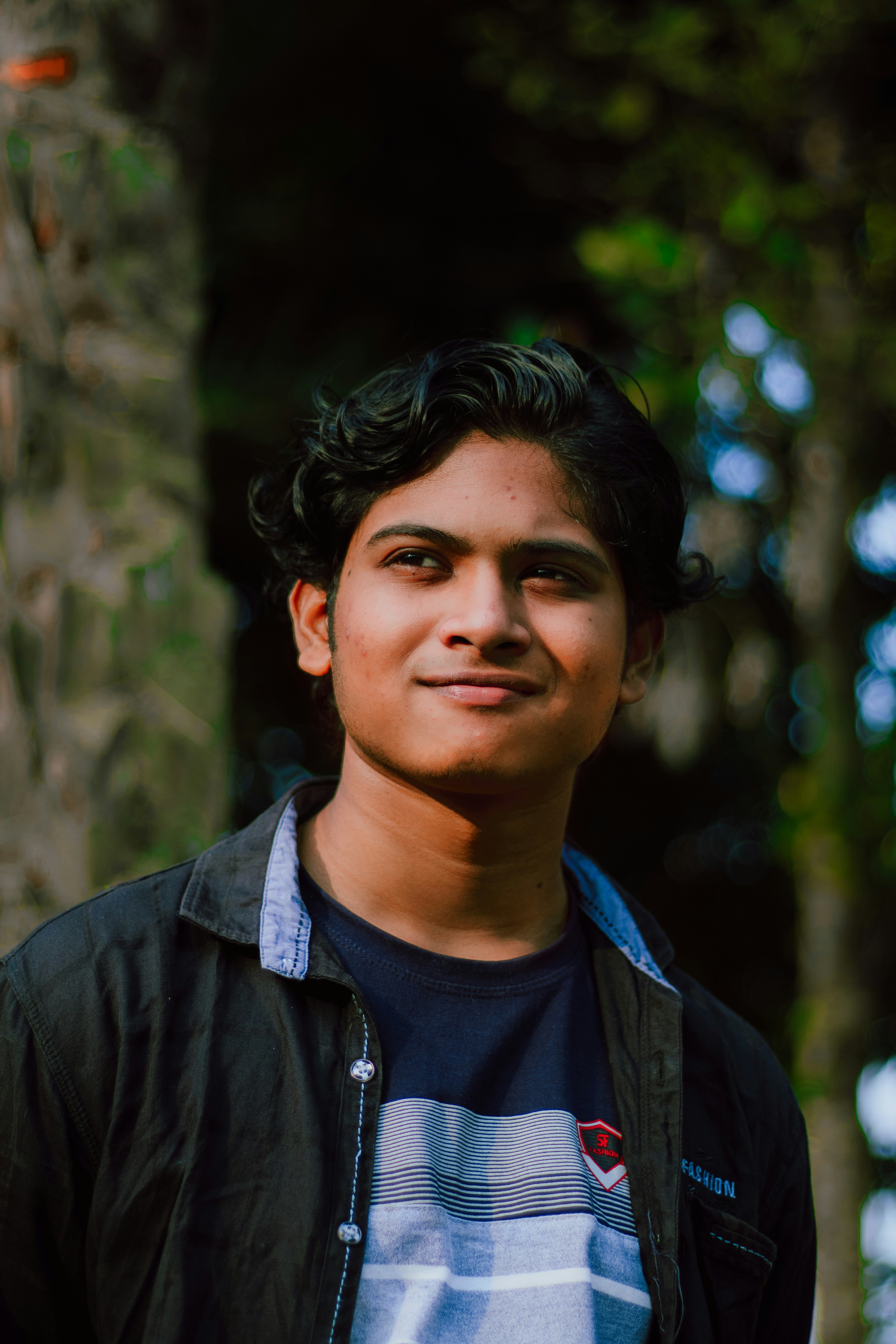 亚洲五月婷婷精选展示图：合规与安全卡片